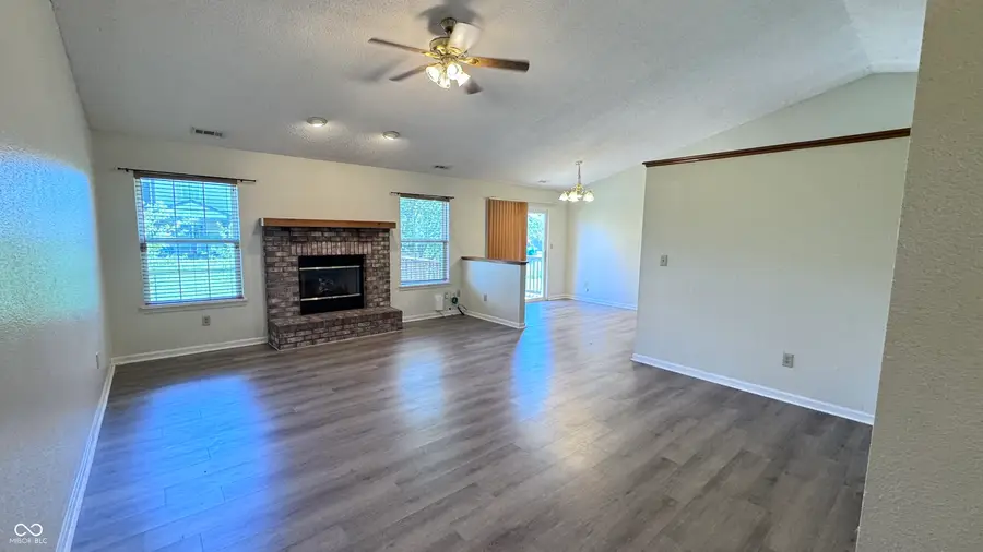 2119 W Van Arsdall Court, Columbus, IN 47201 - #3
