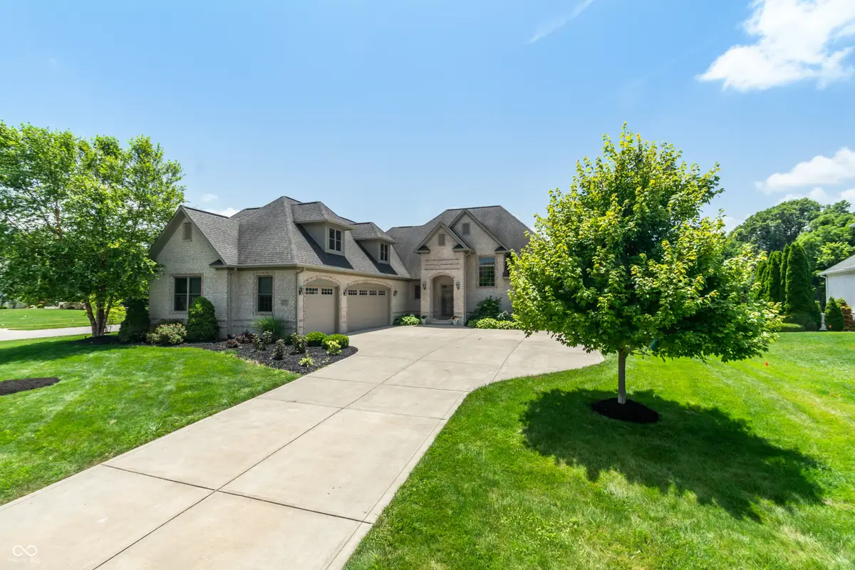 2350 Waterside Circle, Avon, IN 46123 - #1