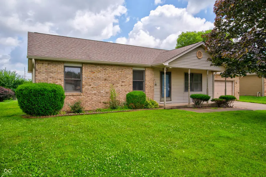 2530 Cedarridge, Columbus, IN 47203 - #3