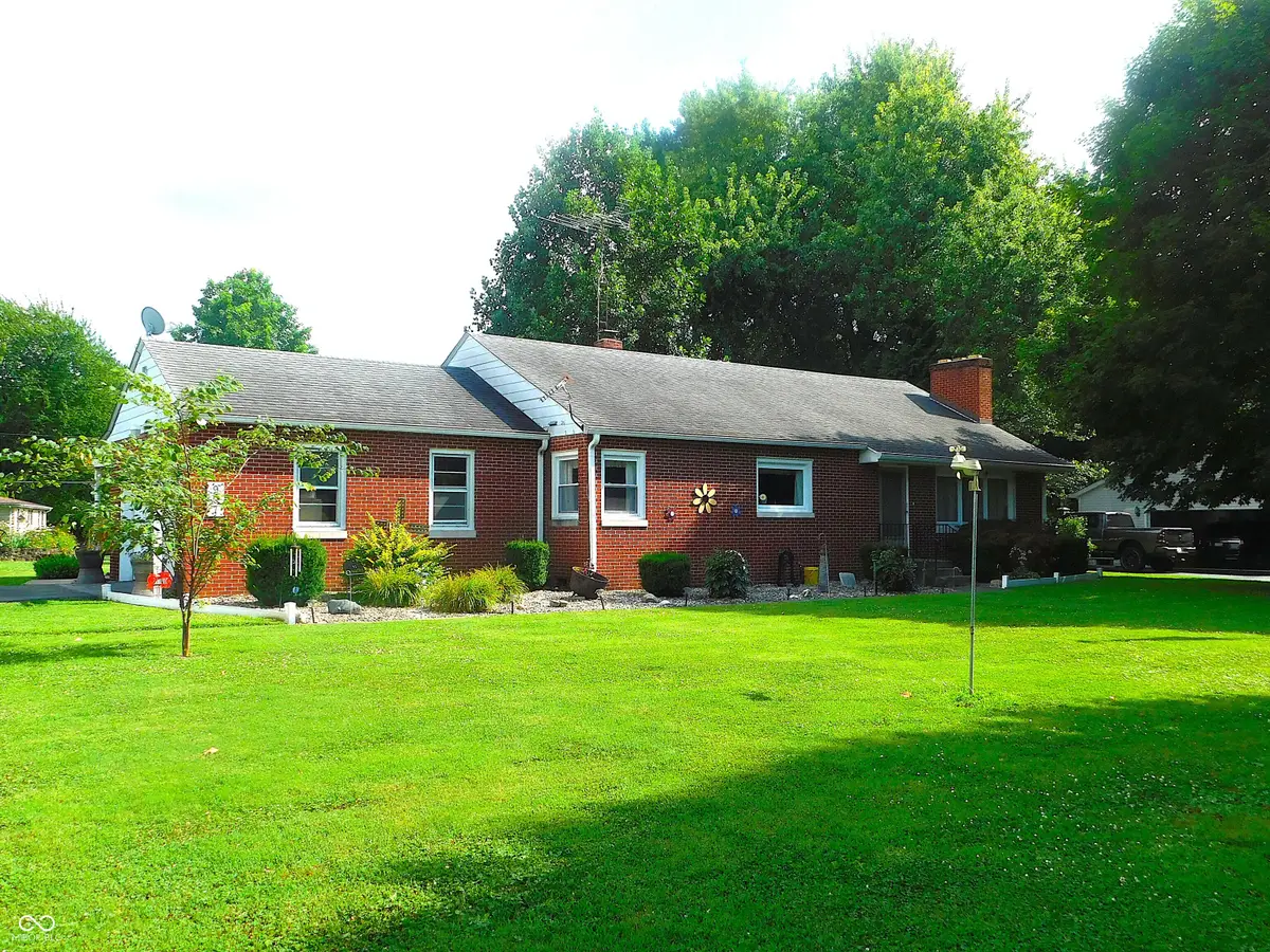 907 E Hillside Drive S, Greensburg, IN 47240 - #1