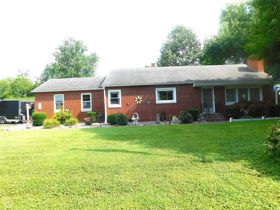 907 E Hillside Drive S, Greensburg, IN 47240 - #2