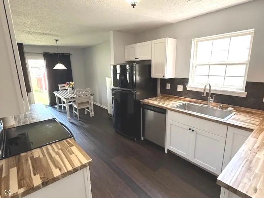 213 E Carolina Street, Fortville, IN 46040 - #3