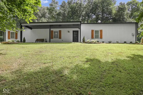 5540 E Washboard Road, Bloomfield, IN 47424