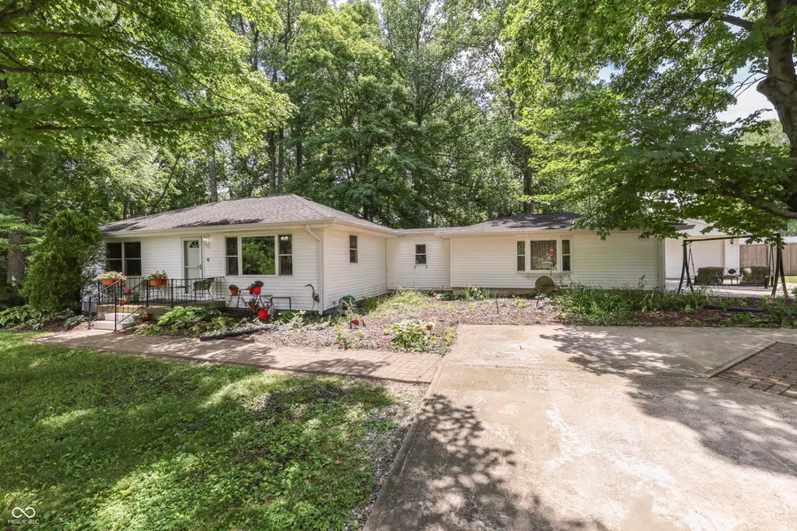 5621 W Smokey Row Road W, Greenwood, IN 46143 - #2