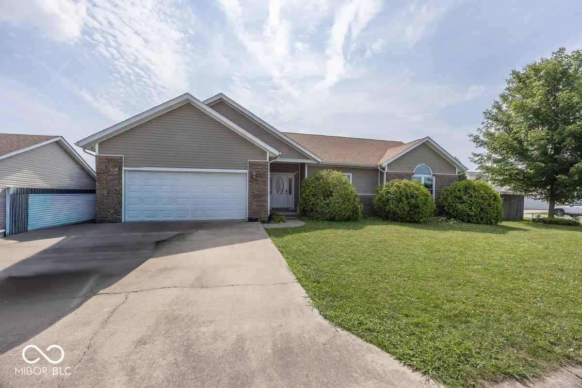 1020 S Creek Drive W, Greensburg, IN 47240 - #1