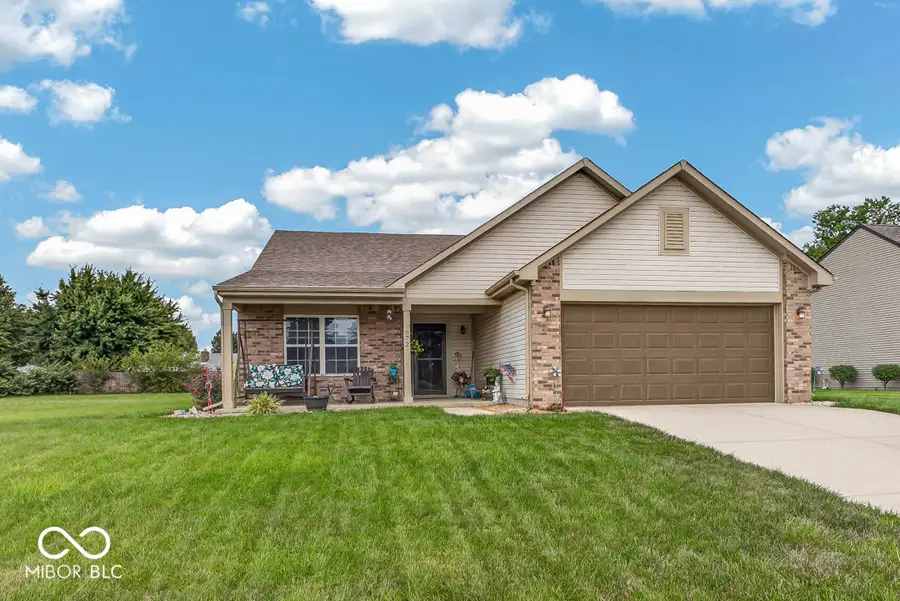 672 Grassy Bend Drive, Greenwood, IN 46143 - #2