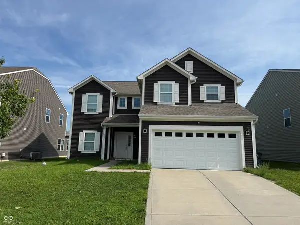 832 Sommersweet Run, Greenwood, IN 46143