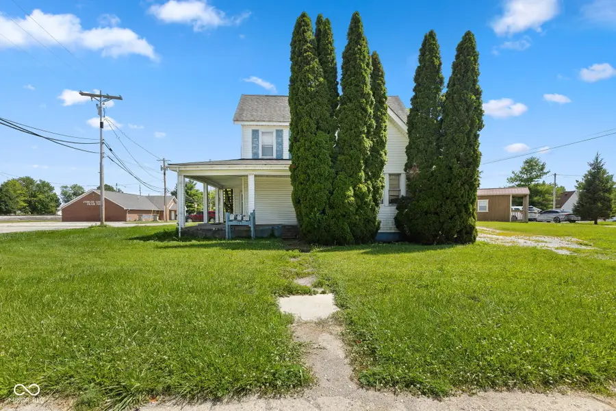 589 E Main Street, Whiteland, IN 46184 - #2