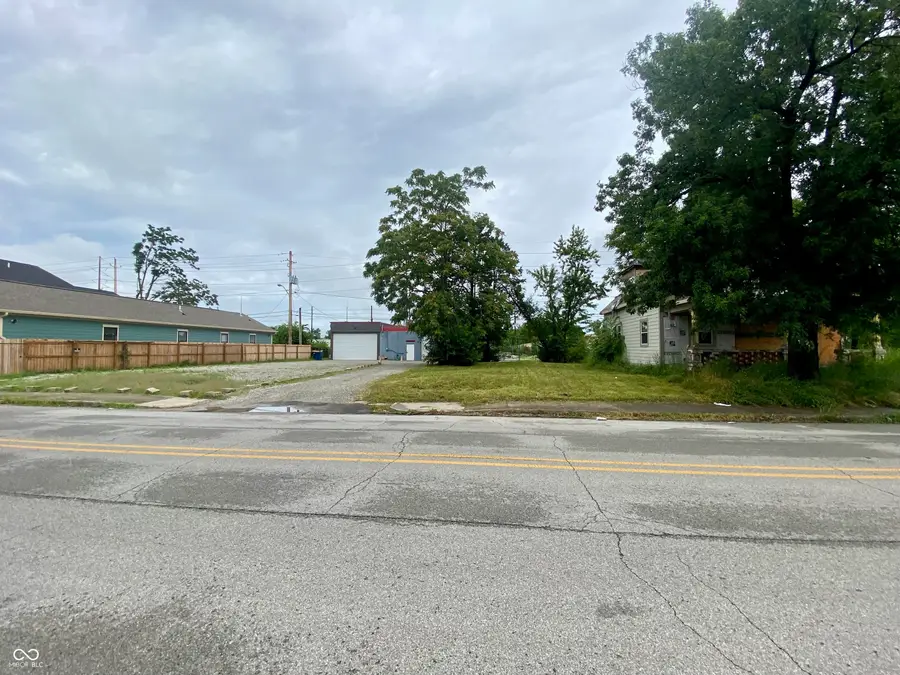 2414 E Brookside Avenue, Indianapolis, IN 46218 - #2