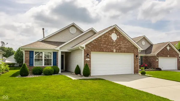 1127 Lincoln Park West Drive, Greenwood, IN 46142