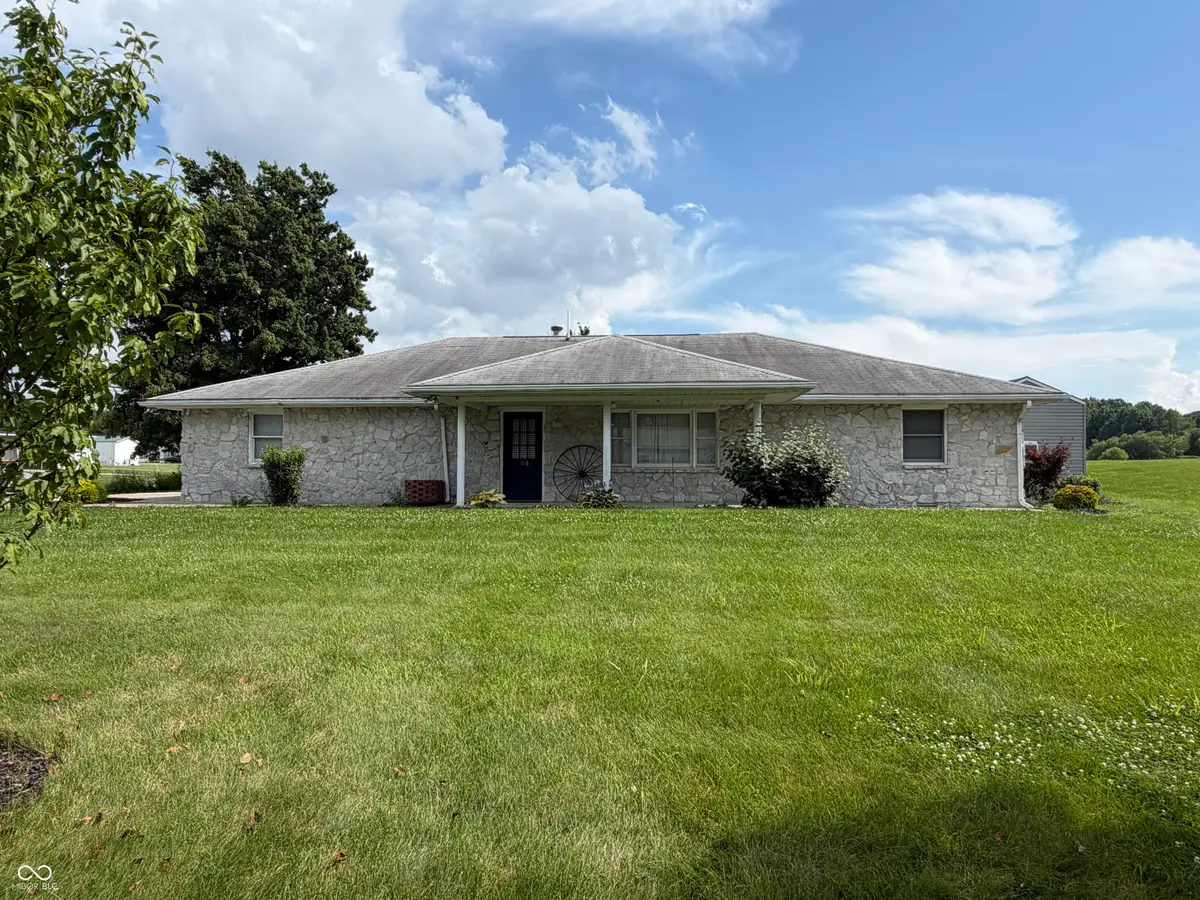 106 E 14th Street, Clay City, IN 47841 - #1