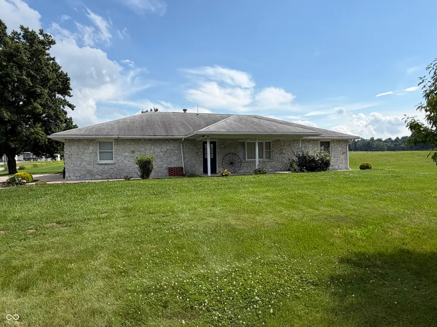 106 E 14th Street, Clay City, IN 47841 - #2