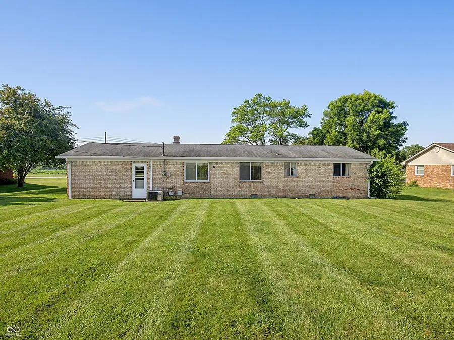 5684 E Us Highway 40, Greenfield, IN 46140 - #2