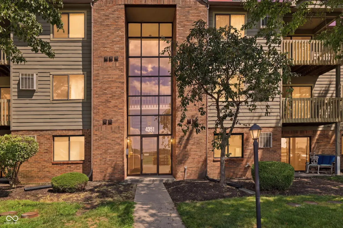 4351 Village Parkway Circle W #12, Indianapolis, IN 46254 - #1