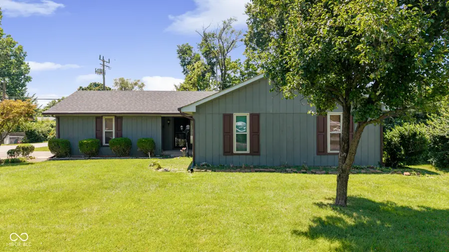 919 Springdale Drive, Jeffersonville, IN 47130 - #2