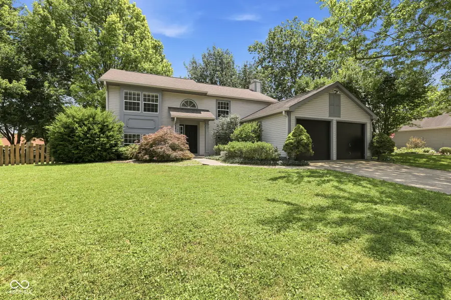 555 Hunters Trail, Greenwood, IN 46142 - #3