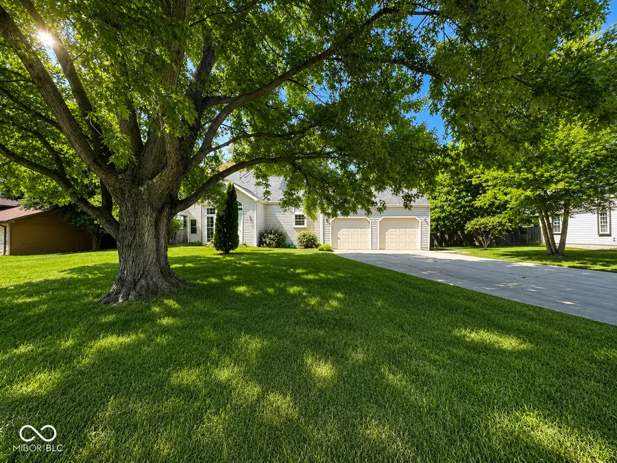 5586 W Beechwood Lane, New Palestine, IN 46163 - #2