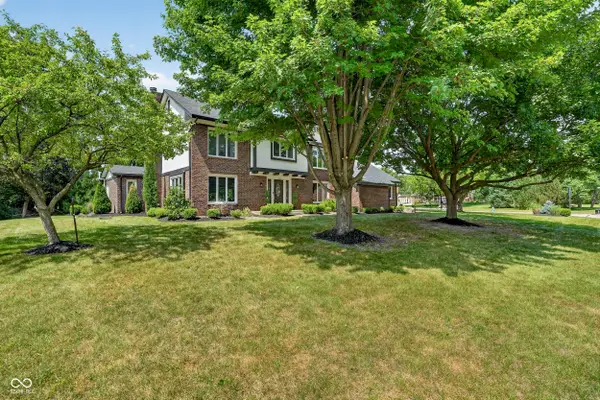 1565 Village Walk Drive, Zionsville, IN 46077