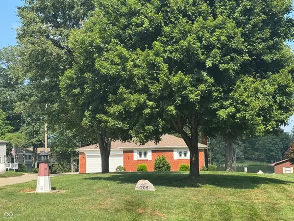 205 W Oneida Trail, Greensburg, IN 47240