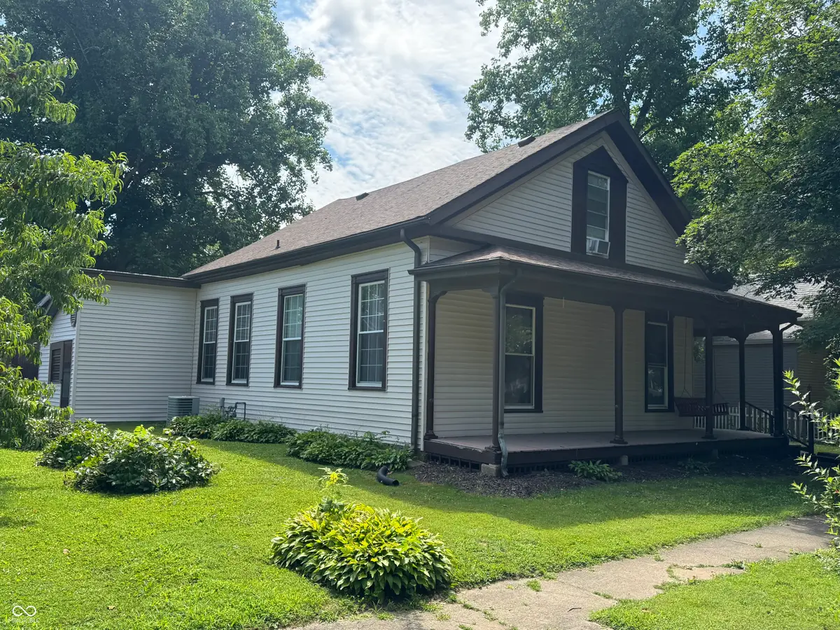 610 4th, Covington, IN 47932 - #1