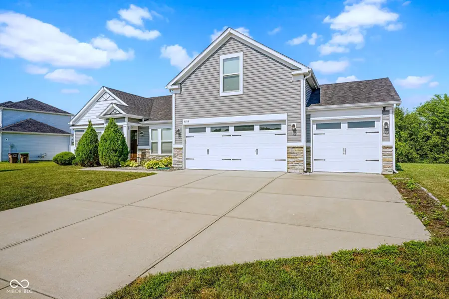 4744 Clairmont Drive, Columbus, IN 47203 - #2