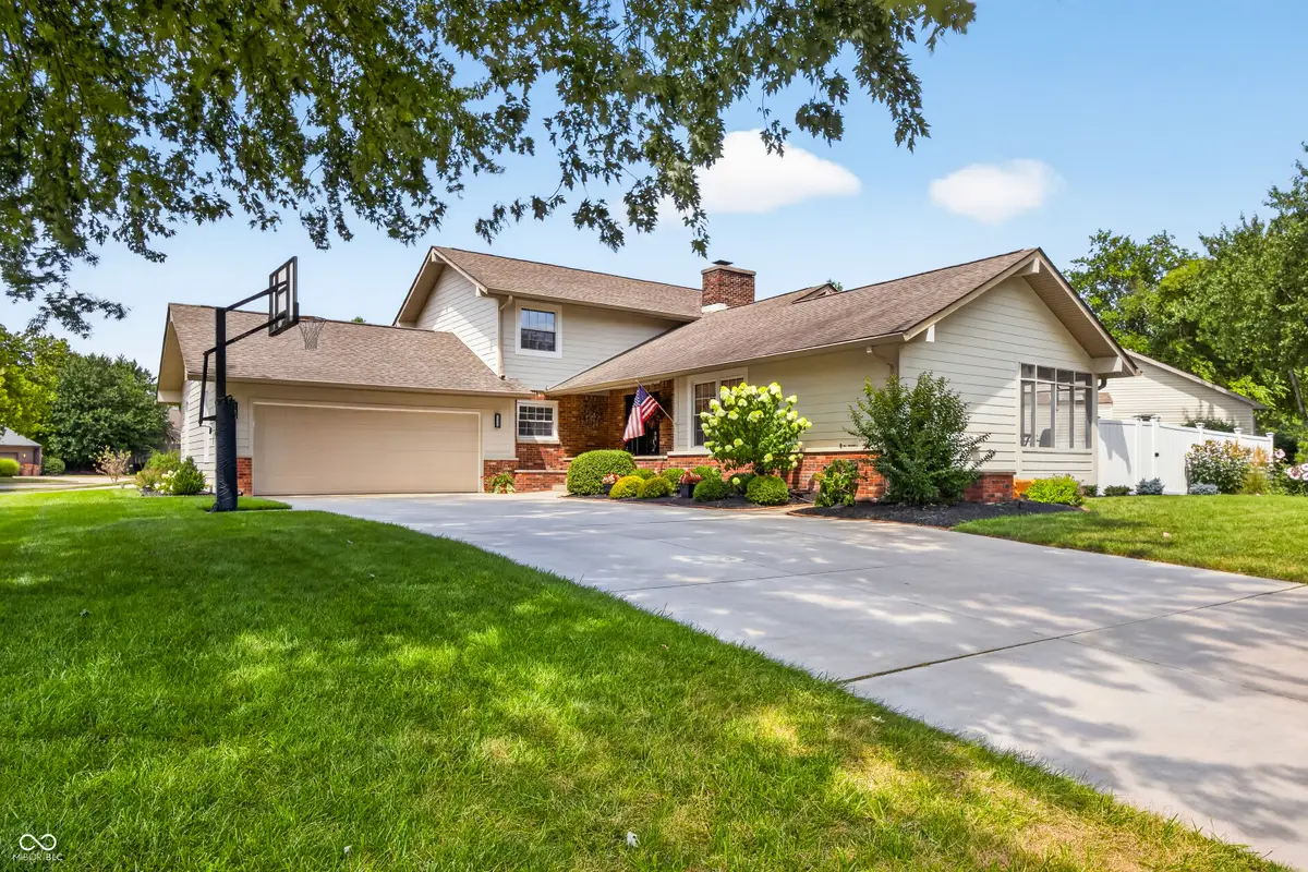 3721 Oriole Drive, Columbus, IN 47203 - #1