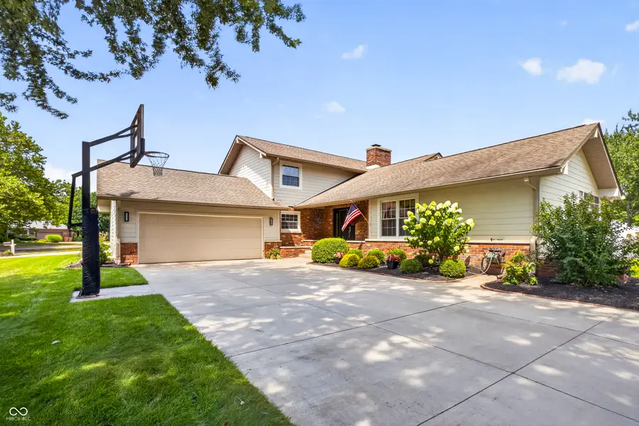 3721 Oriole Drive, Columbus, IN 47203 - #3