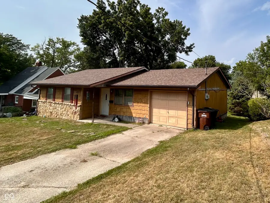 1009 W Walnut, Brownstown, IN 47220 - #3