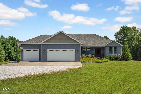 8230 W Nasby Trail, Columbus, IN 47201