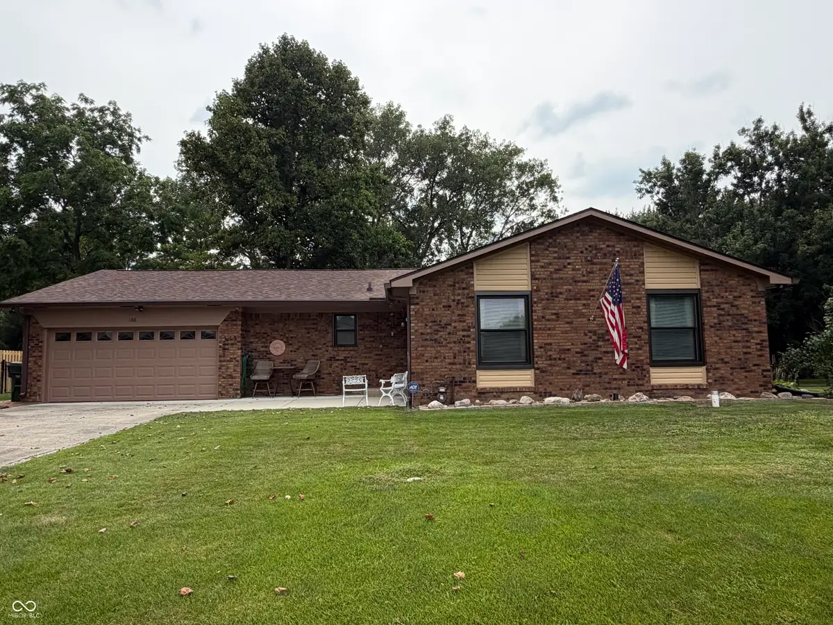 1186 Fox Trail Drive W, New Palestine, IN 46163 - #1