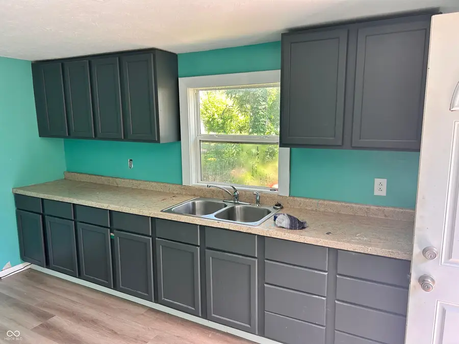 2208 S Waldemere Avenue, Muncie, IN 47302 - #3