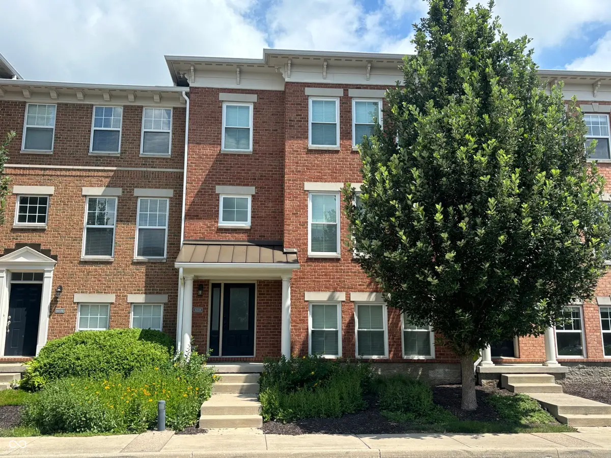 6338 Central Boulevard, Whitestown, IN 46075 - #1