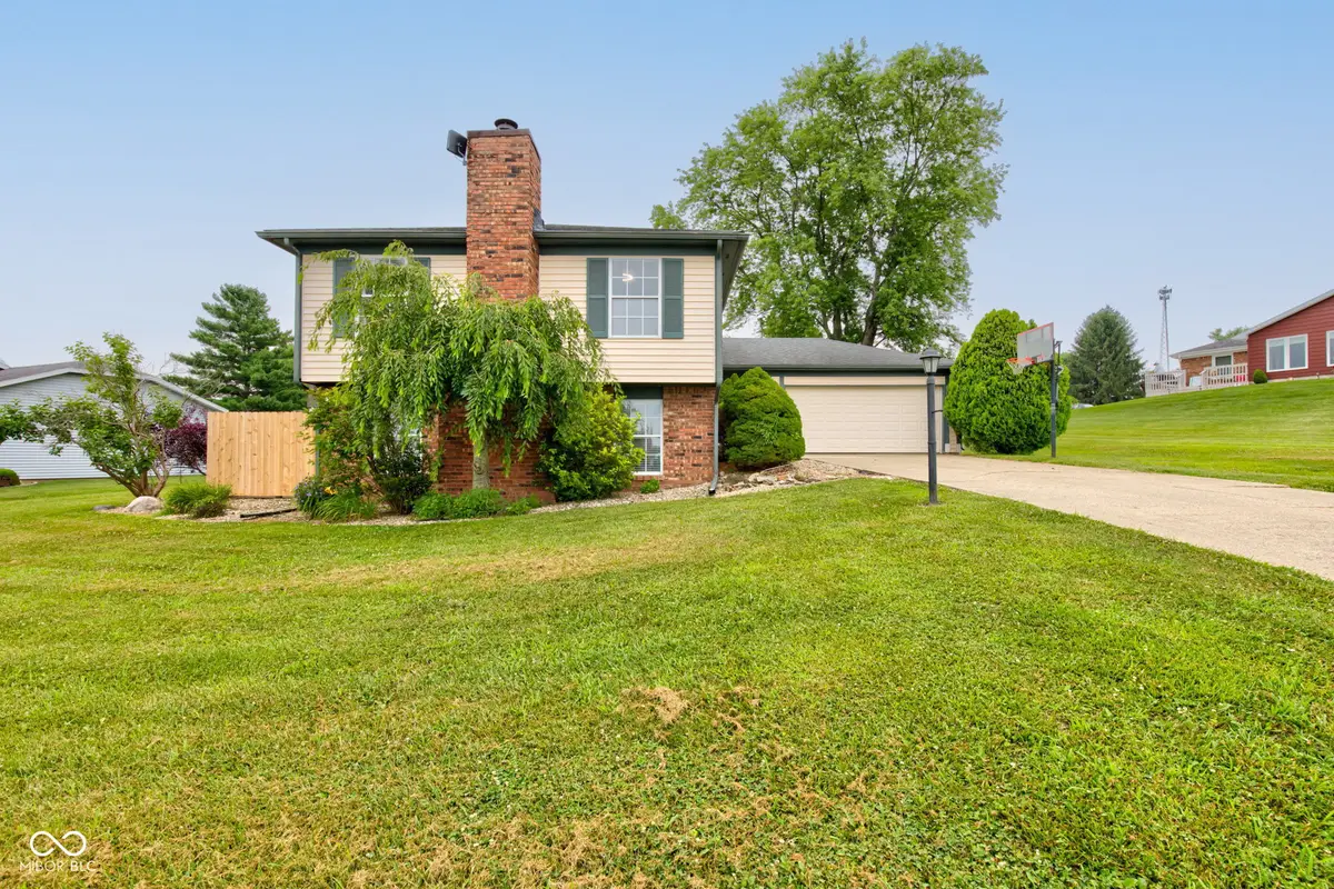 1925 E Woodside Village Drive, Connersville, IN 47331 - #1