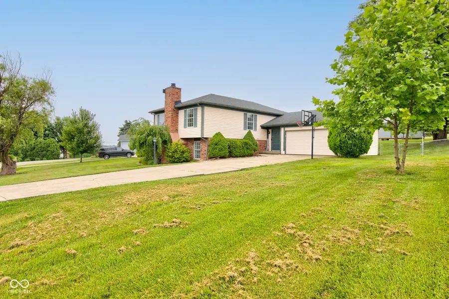 1925 E Woodside Village Drive, Connersville, IN 47331 - #3