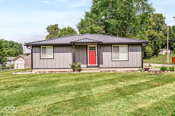 28 S Sugar Creek Drive, New Palestine, IN 46163
