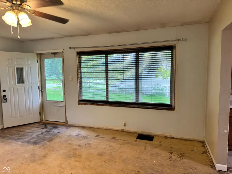 9507 W Morse Street, Yorktown, IN 47396 - #2