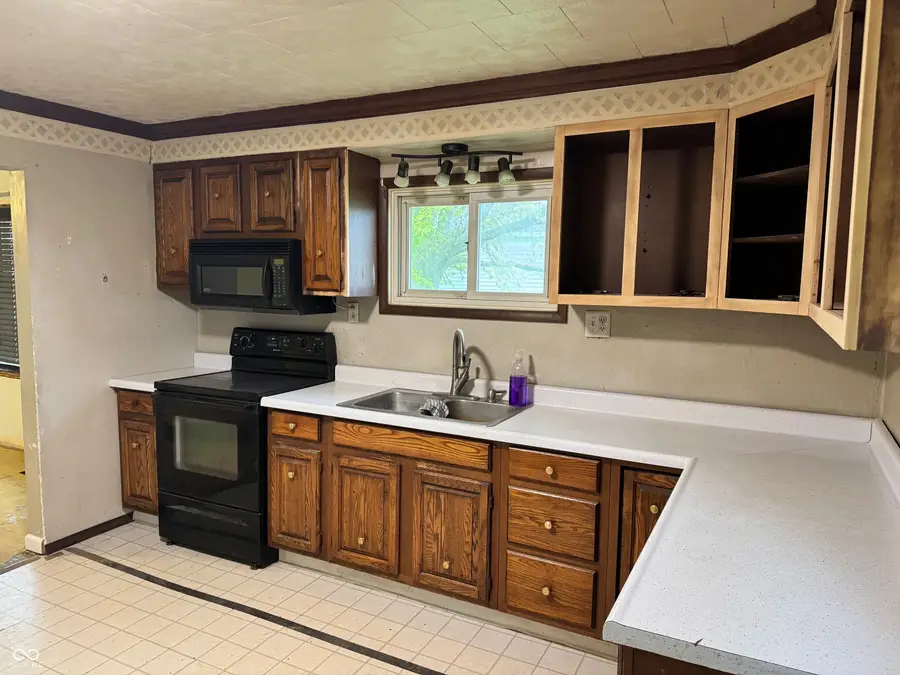 9507 W Morse Street, Yorktown, IN 47396 - #3