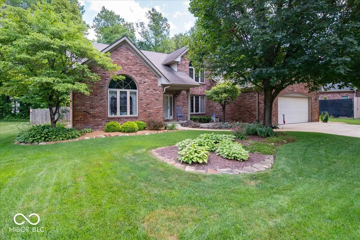 3897 S Woodfield Drive S, New Palestine, IN 46163 - #1