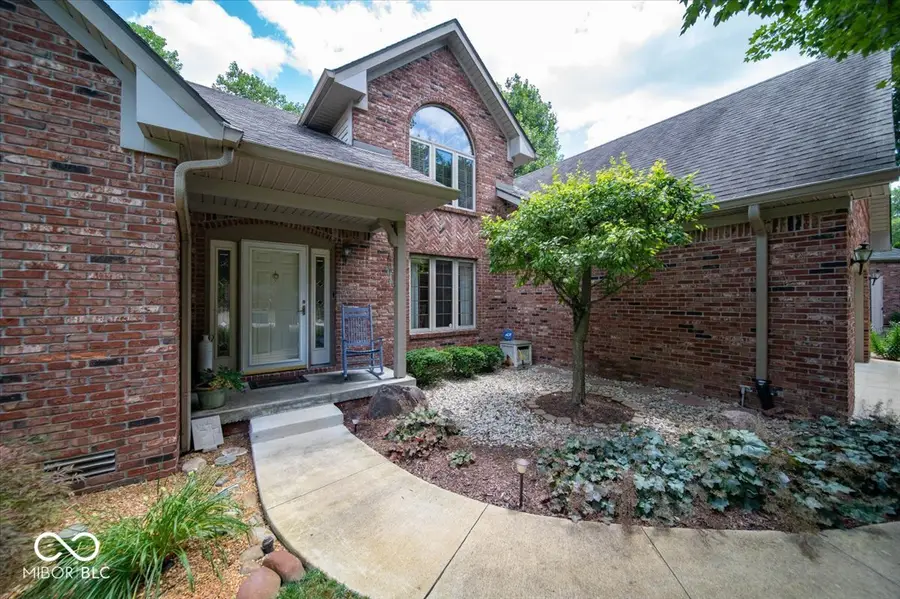 3897 S Woodfield Drive S, New Palestine, IN 46163 - #2