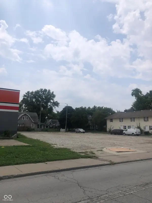 3839 E Washington, Indianapolis, IN 46201