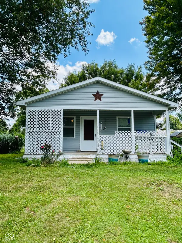 8 S Maxine Lane, Roachdale, IN 46172