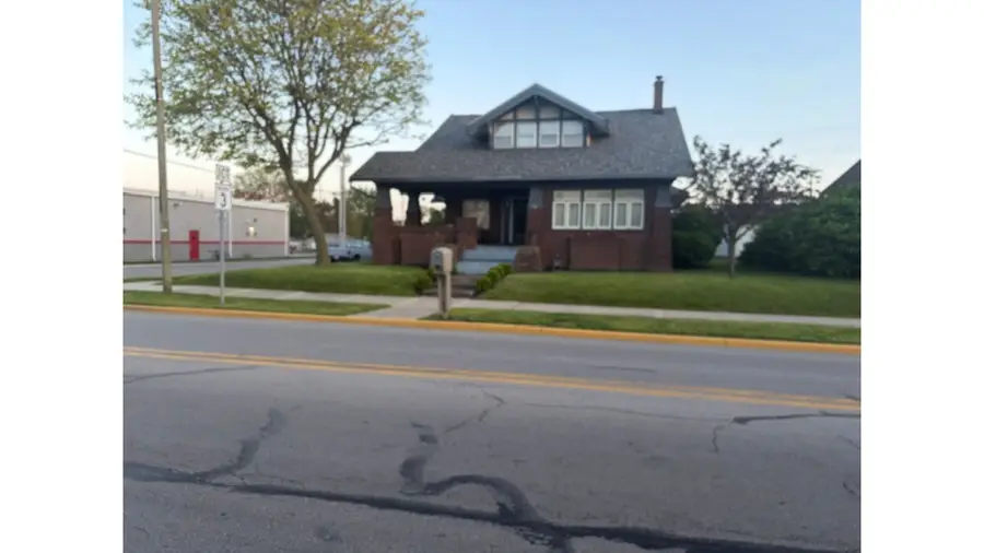 401 W Washington, Hartford City, IN 47348 - #2