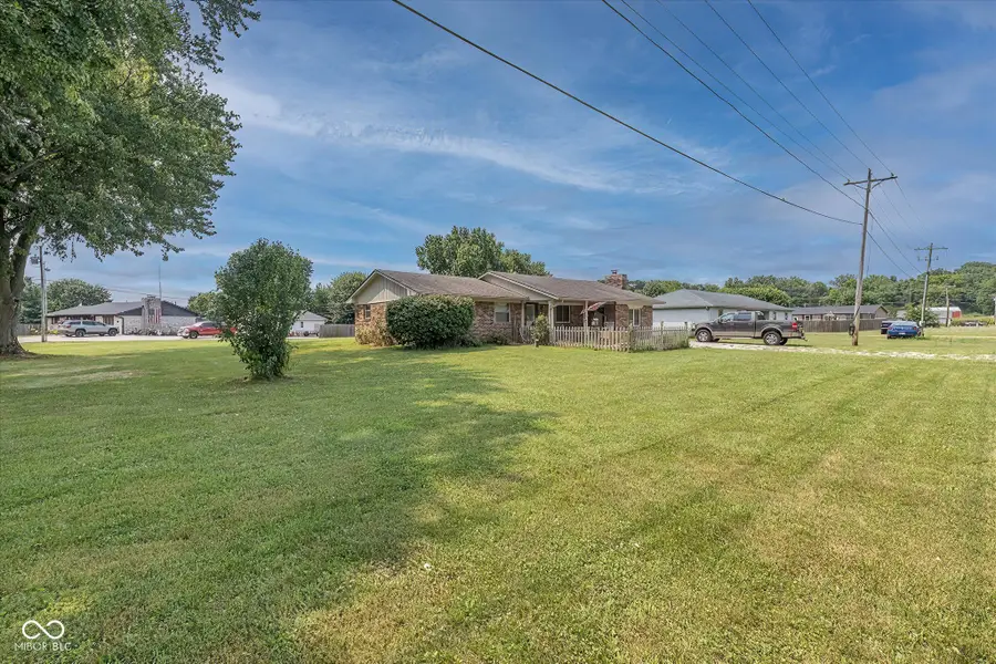 1270 Smokey Road, Martinsville, IN 46151 - #2