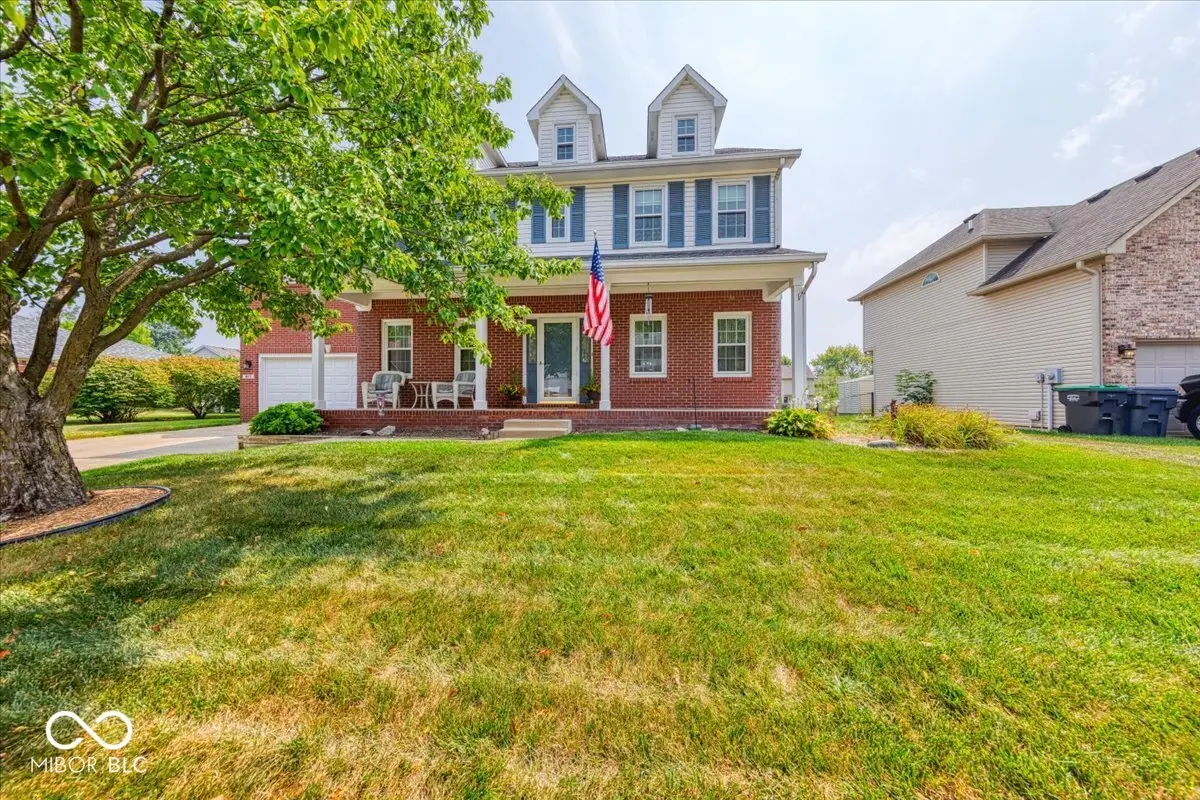 415 N Greenbriar Drive, Greenwood, IN 46142 - #1