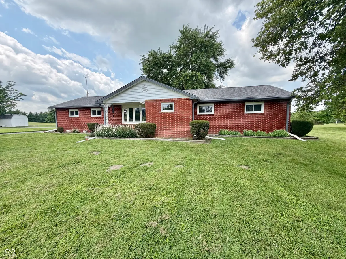 9221 S County Road 200 E, Muncie, IN 47302 - #1