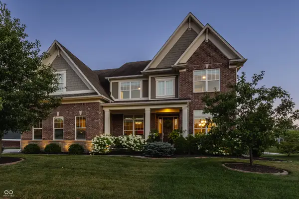 7439 Blackstone Drive, Zionsville, IN 46077