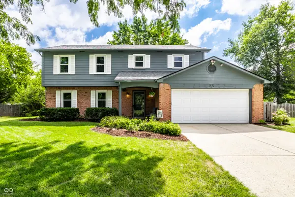25 Village Place, Zionsville, IN 46077