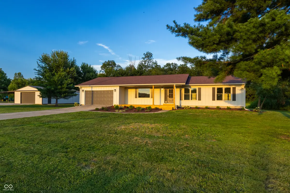 5211 S 450 Road E, Columbus, IN 47203 - #1