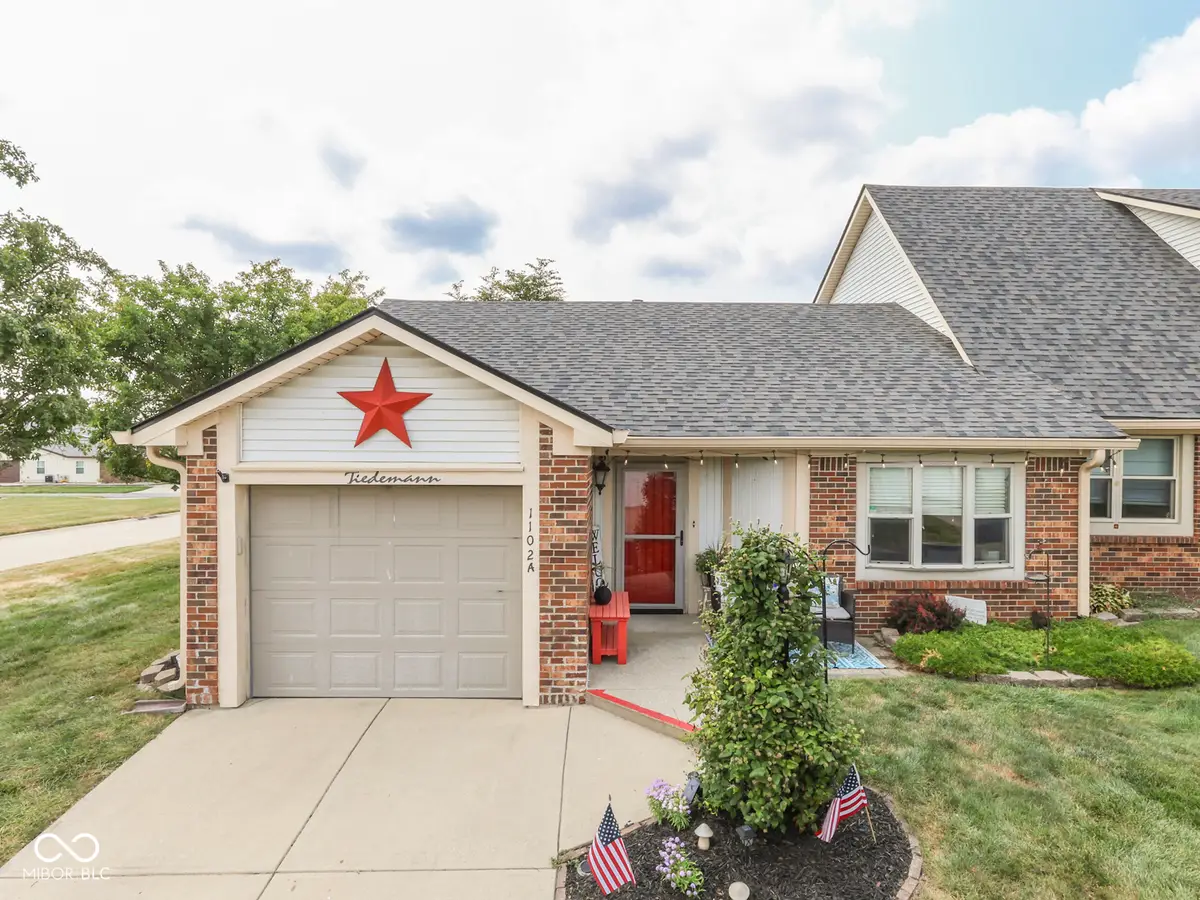 1102 E Paradise Court, Greenwood, IN 46143 - #1