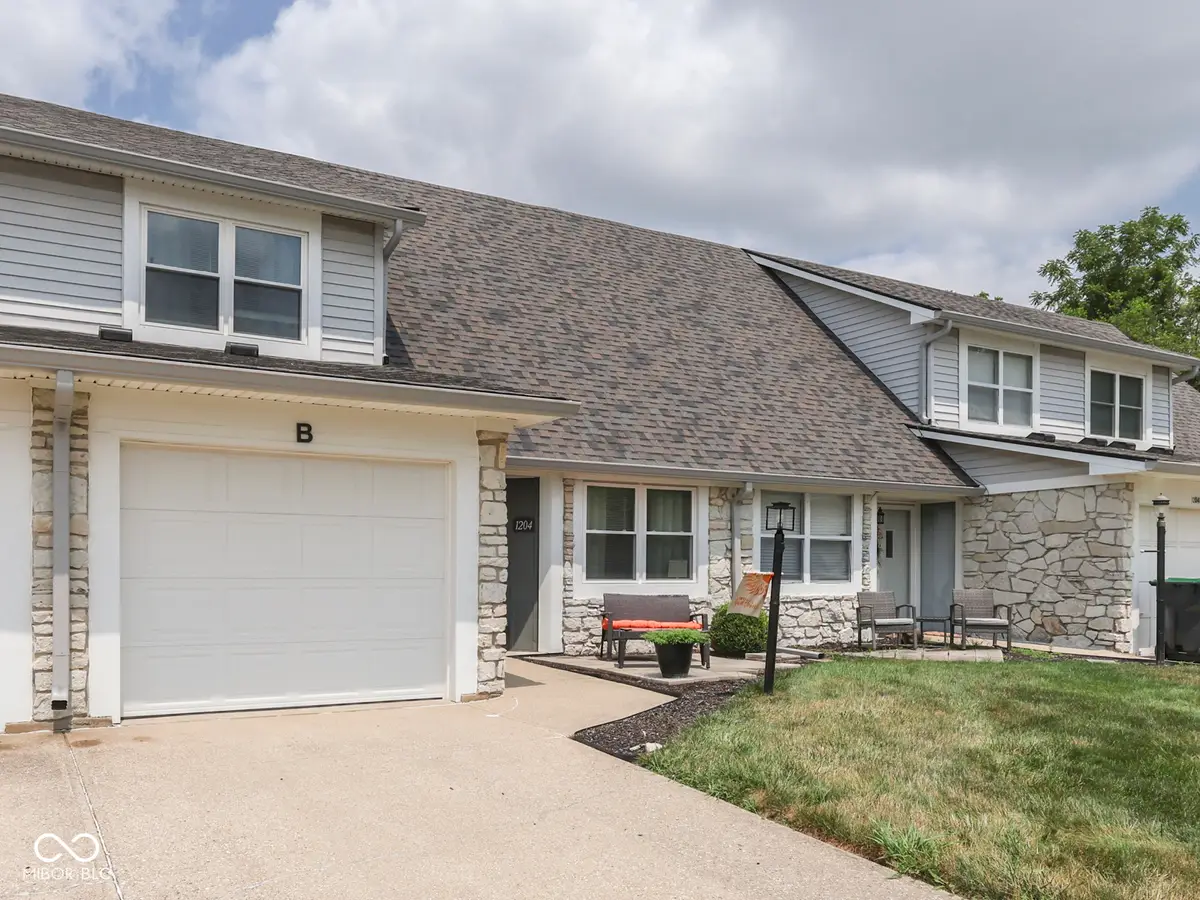 1204 N Paradise Way N #B, Greenwood, IN 46143 - #1